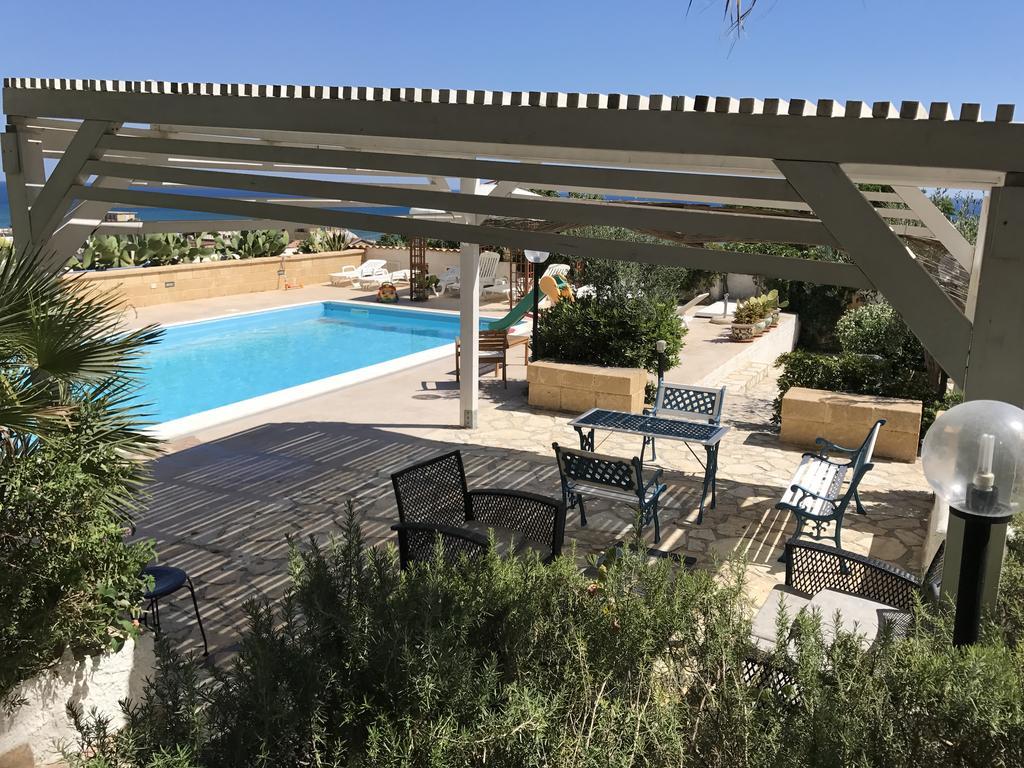 Villa Ceni: Seaside Apartments with Pool and Garden Marinella di Selinunte Exterior photo