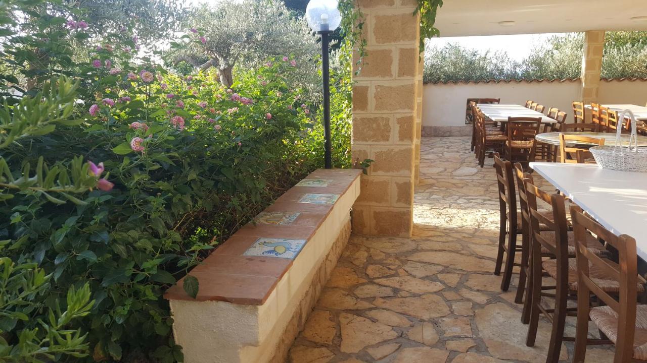 Villa Ceni: Seaside Apartments with Pool and Garden Marinella di Selinunte Exterior photo