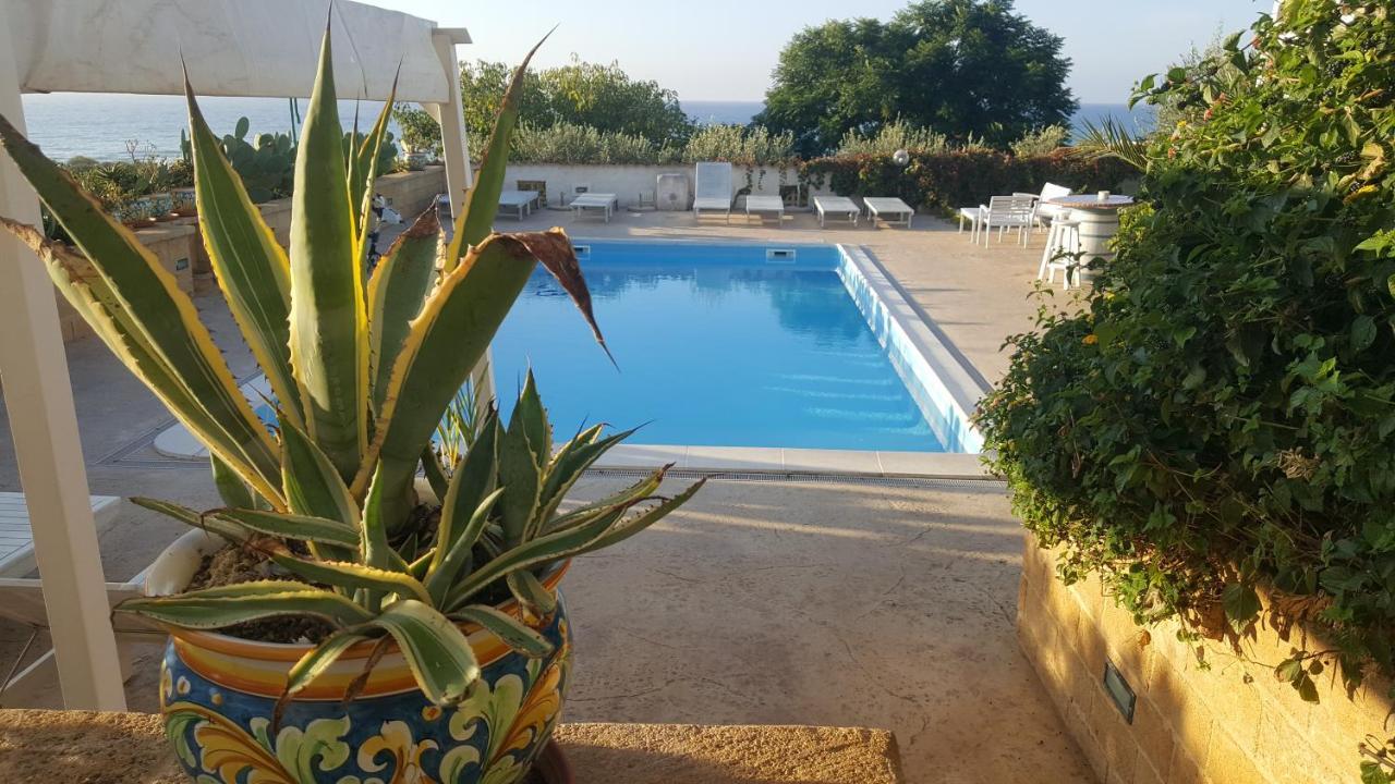 Villa Ceni: Seaside Apartments with Pool and Garden Marinella di Selinunte Exterior photo